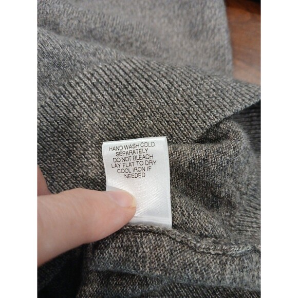 Turnbury Men's V Neck Sweater Size Large Extra Fine Merino Wool Brown Preppy - Picture 11 of 11